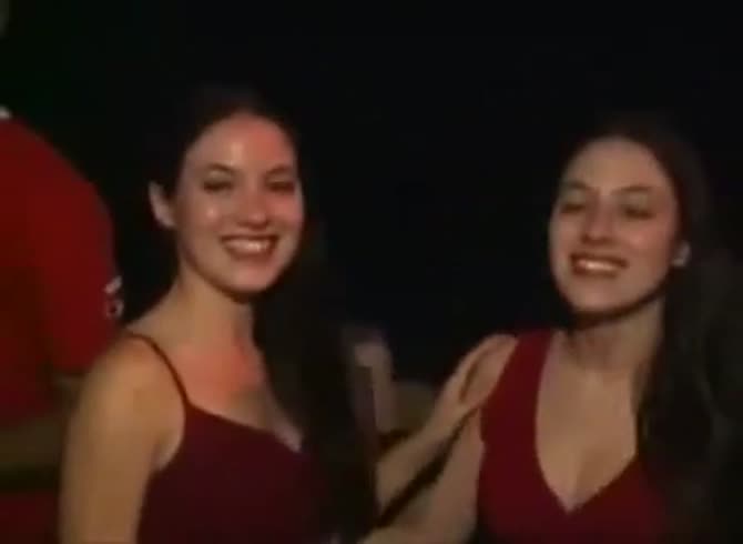 Video :Incest lovely twins looking hot kissing and savouring each others mouth 